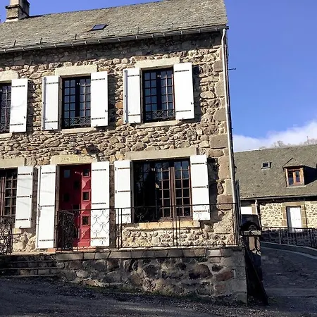 Familial House Dellac-mathieu In Mountain Village Cantal 빌라