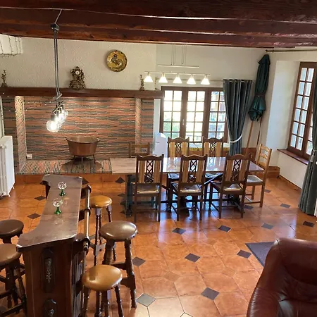 Villa Familial House Dellac-mathieu In Mountain Village Cantal