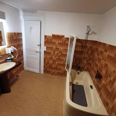 Familial House Dellac-mathieu In Mountain Village Cantal * Saint-Saturnin (Cantal)